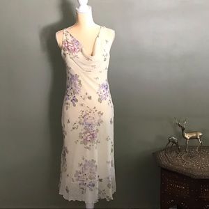VTG Hydrangea Crowl Neckline Midi Dress